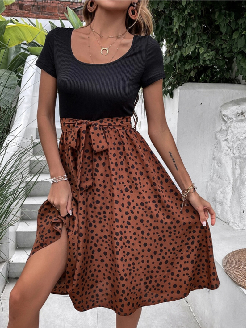 Versatile leopard skirt